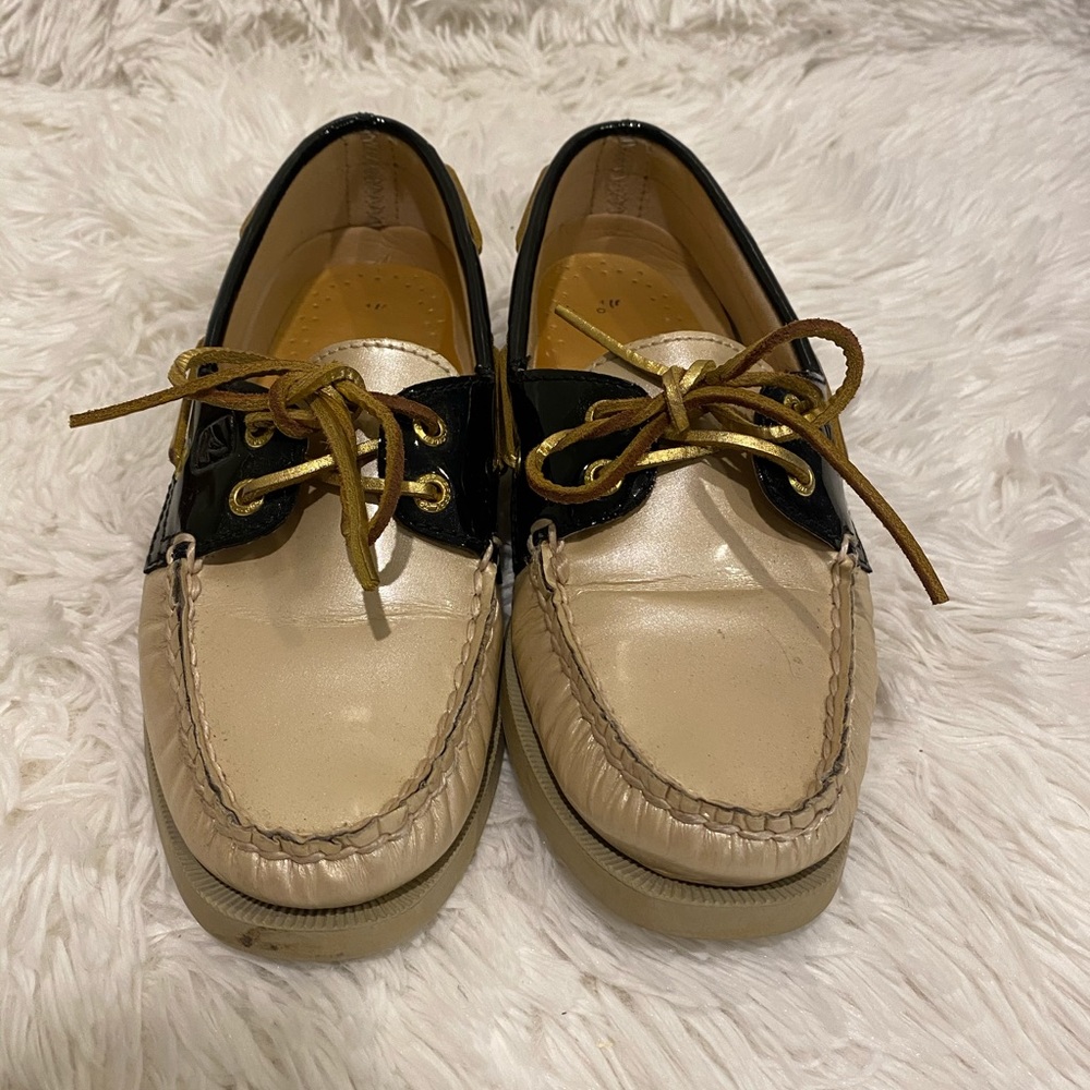 Sperry - Picture 2 of 4